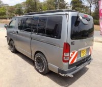 toyota-hiace-small-3