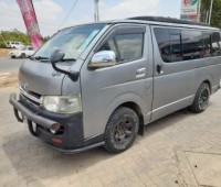 toyota-hiace-small-0