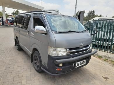 toyota-hiace-big-4