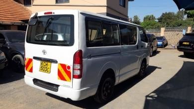 toyota-hiace-big-4