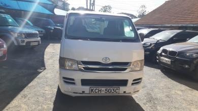 toyota-hiace-big-2