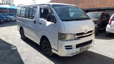 toyota-hiace-big-0