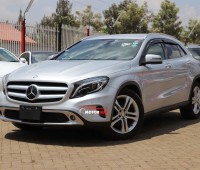 mercedes-benz-gla-250-4matic-small-2