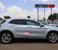 mercedes-benz-gla-250-4matic-small-1