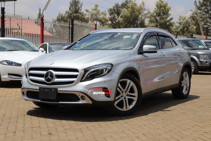 mercedes-benz-gla-250-4matic-big-2