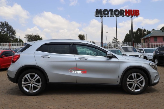 mercedes-benz-gla-250-4matic-big-1