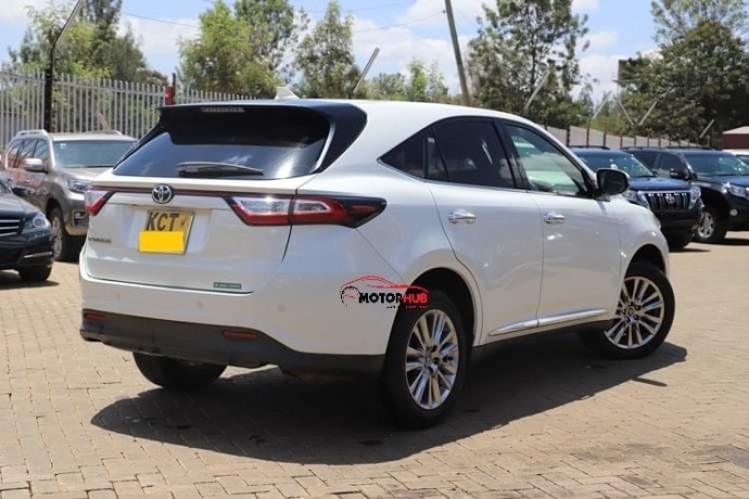 toyota-harrier-new-shape-big-5