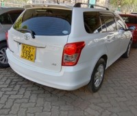 toyota-fielder-small-4