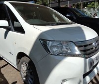 nissan-serena-small-4