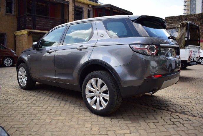 land-rover-discovery-sport-big-3