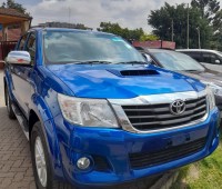 toyota-hilux-small-0