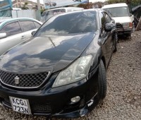 toyota-crown-small-2