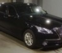 toyota-crown-froyal-saloon-2014-small-0
