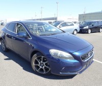 volvo-v40-small-0