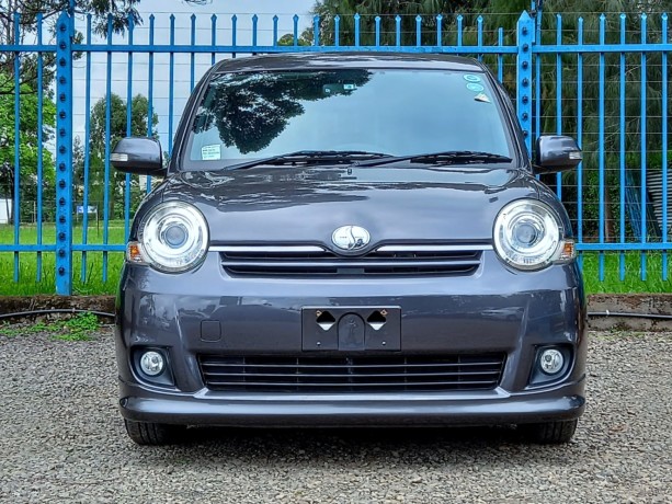 toyota-sienta-2014-gray-for-sale-big-0