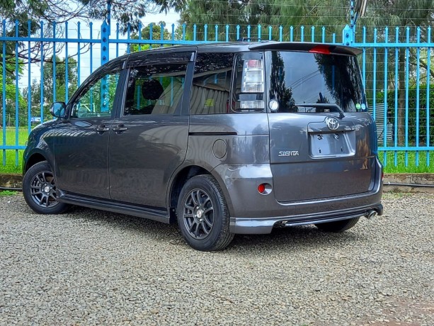 toyota-sienta-2014-gray-for-sale-big-2