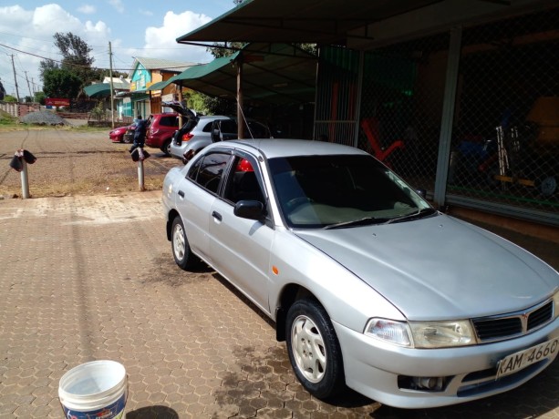 mitsubishi-lancer-big-0