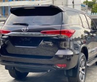 toyota-fortuner-small-2