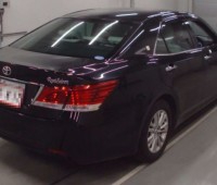 toyota-crown-2014-small-3