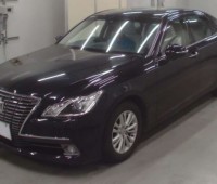 toyota-crown-2014-small-1