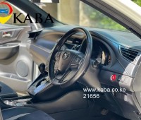 toyota-harrier-gs-2016-small-5