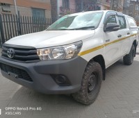 toyota-hilux-doublecabin-small-1