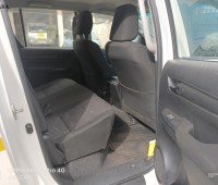 toyota-hilux-doublecabin-small-4