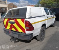 toyota-hilux-doublecabin-small-3