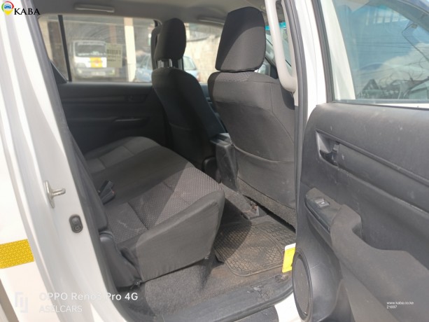 toyota-hilux-doublecabin-big-4