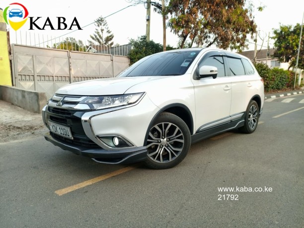 7-seater-2015-mitsubishi-outlander-for-sale-located-in-kakamega-town-big-8
