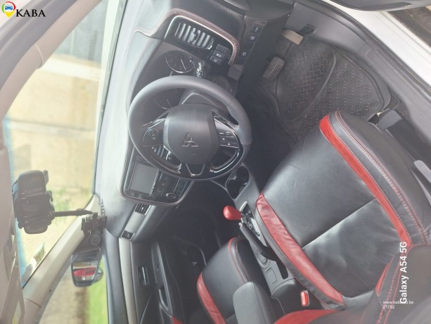 7-seater-2015-mitsubishi-outlander-for-sale-located-in-kakamega-town-big-4