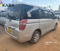 honda-stepwagon-small-3