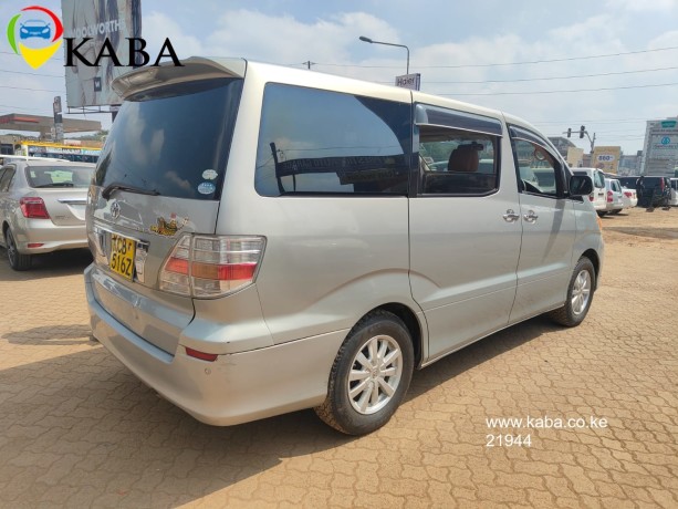 toyota-alphard-big-3