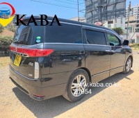 nissan-elgrand-small-4