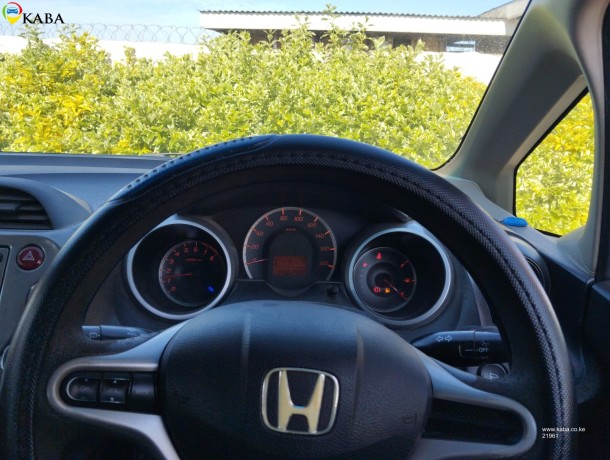 honda-fit-2011-in-perfect-working-condition-big-4