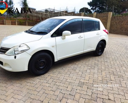 Nissan Tiida Hatchback Pearl White