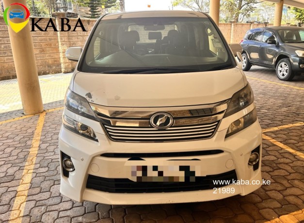 toyota-2012-vellfire-white-psv-big-0