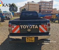 toyota-hilux-2014-4wd-single-cab-eldoret-small-1