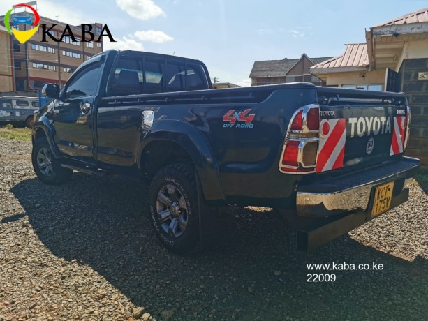 toyota-hilux-2014-4wd-single-cab-eldoret-big-7