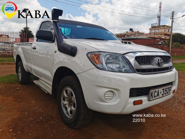 toyota-hilux-2014-4wd-single-cab-white-eldoret-big-3