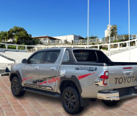 hilux-double-cabin-small-3