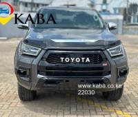 toyota-hilux-double-cabin-small-1