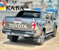 toyota-hilux-double-cabin-small-5