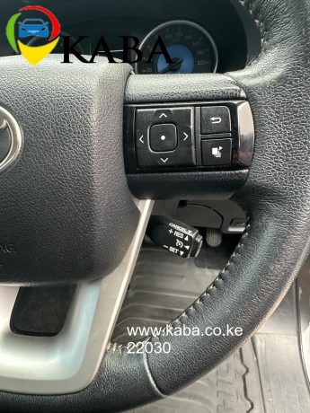 toyota-hilux-double-cabin-big-8