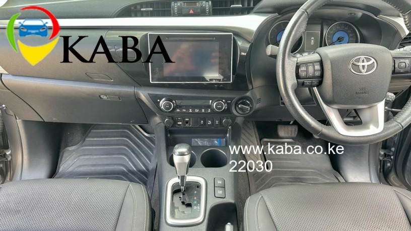 toyota-hilux-double-cabin-big-7