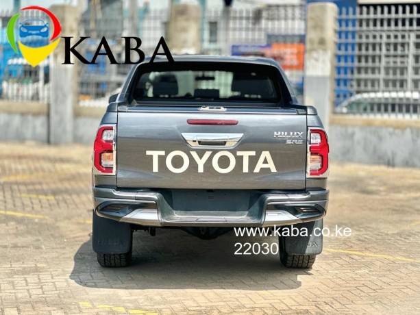 toyota-hilux-double-cabin-big-4