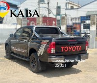 toyota-hilux-double-cabin-small-3