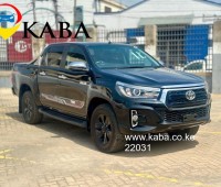 toyota-hilux-double-cabin-small-0