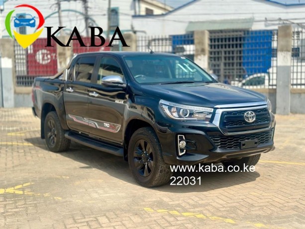 toyota-hilux-double-cabin-big-0