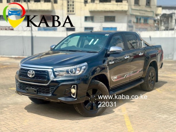 toyota-hilux-double-cabin-big-2